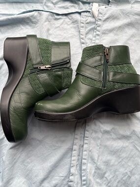 Alegria by PG Lite green ankle boots, EU size 35